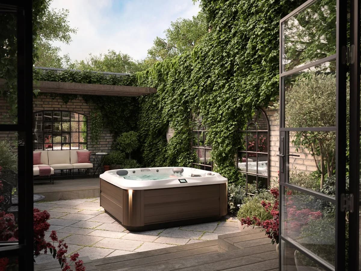Jacuzzi J-335 hot tub from the J-300 Series in an outdoor setting